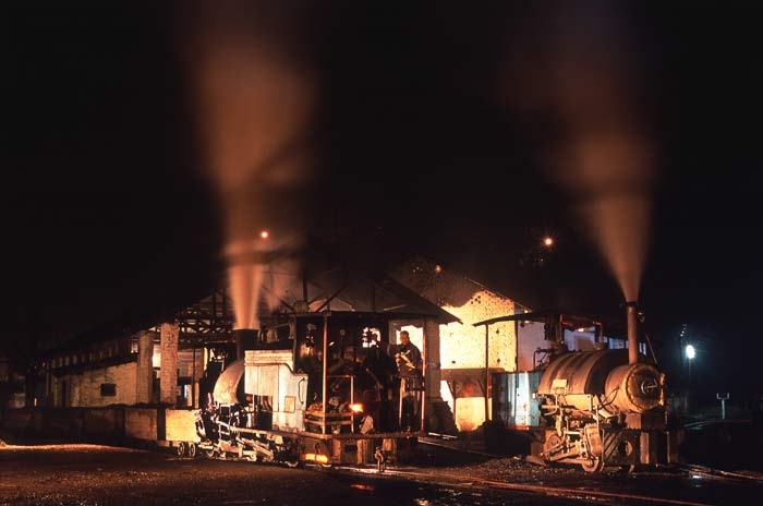 Tipong Coal Mine bei Nacht, März 2004