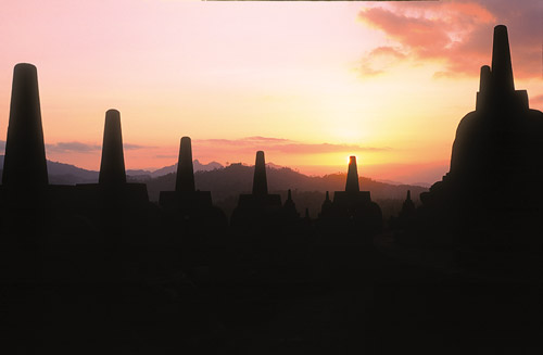 Borobodur - die größte buddhistische Stupa der Welt