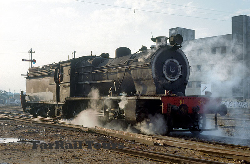 Steam in Pakistan: HG/S 2257 in Hyderabad 1991